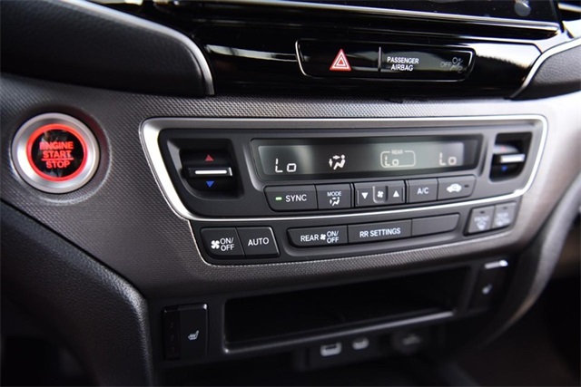 Vehicle image 16 of 28