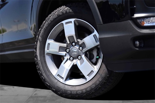 Vehicle image 6 of 28