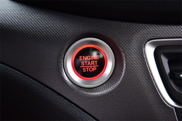 Vehicle image 21 of 28