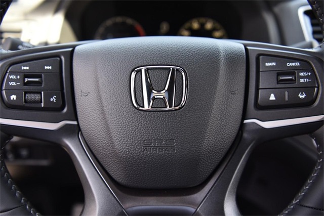 Vehicle image 22 of 28