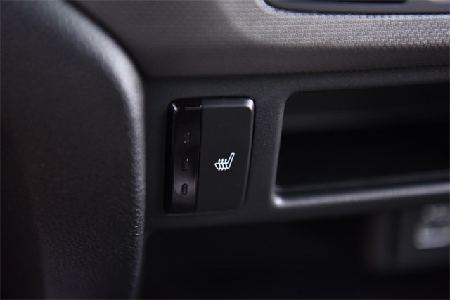 Vehicle image 17 of 28