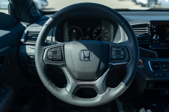 Vehicle image 21 of 43