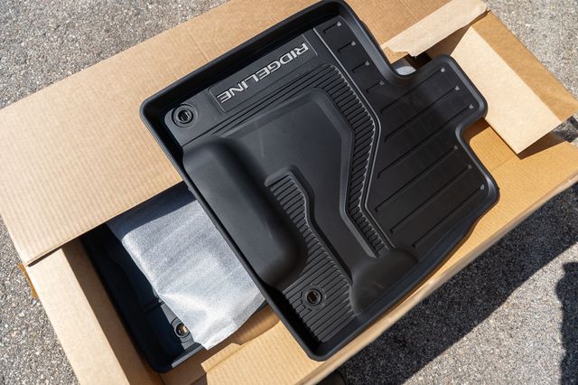 Vehicle image 29 of 43