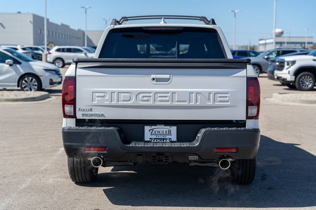 Vehicle image 6 of 43