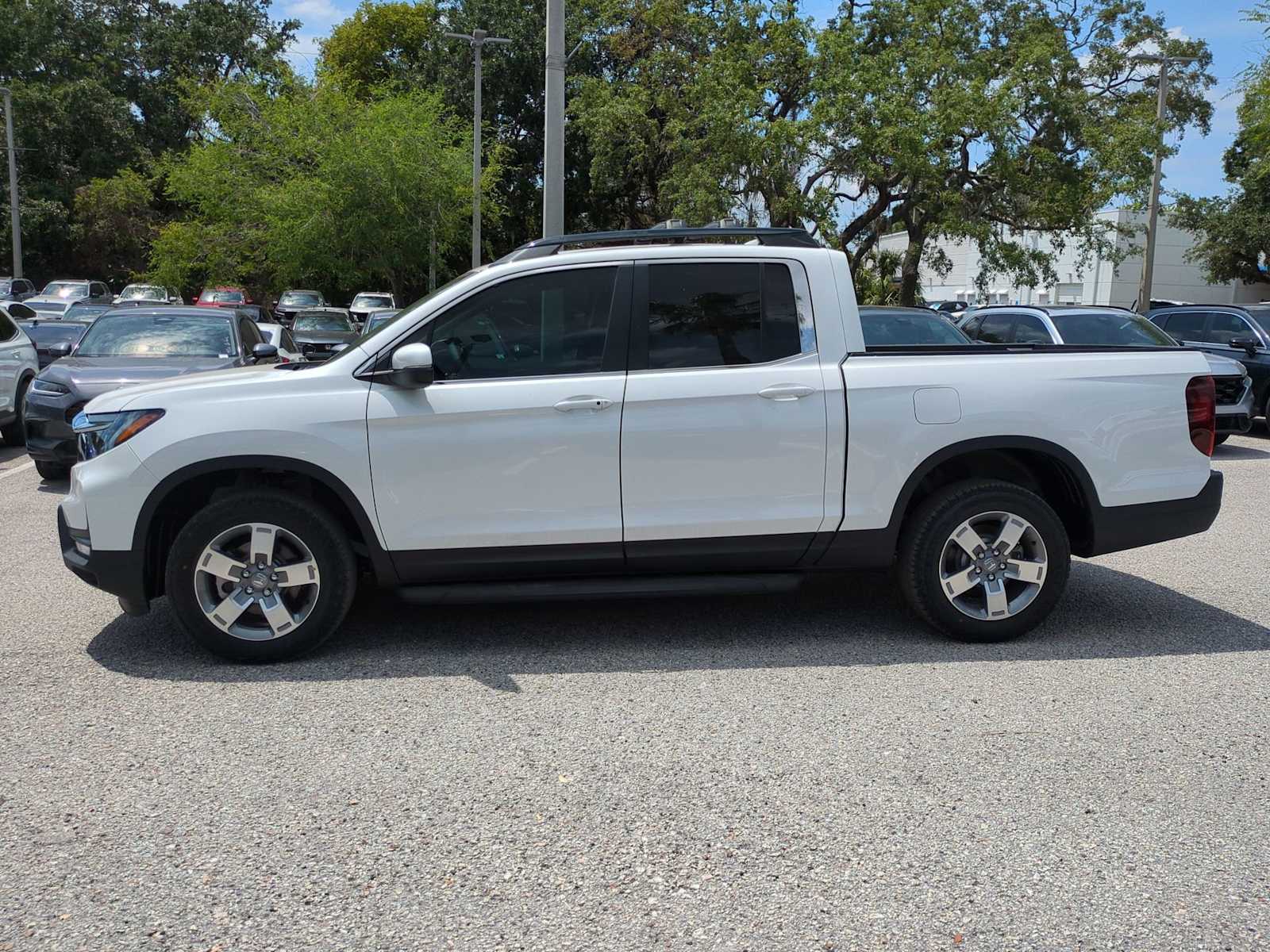 Vehicle image 7 of 27