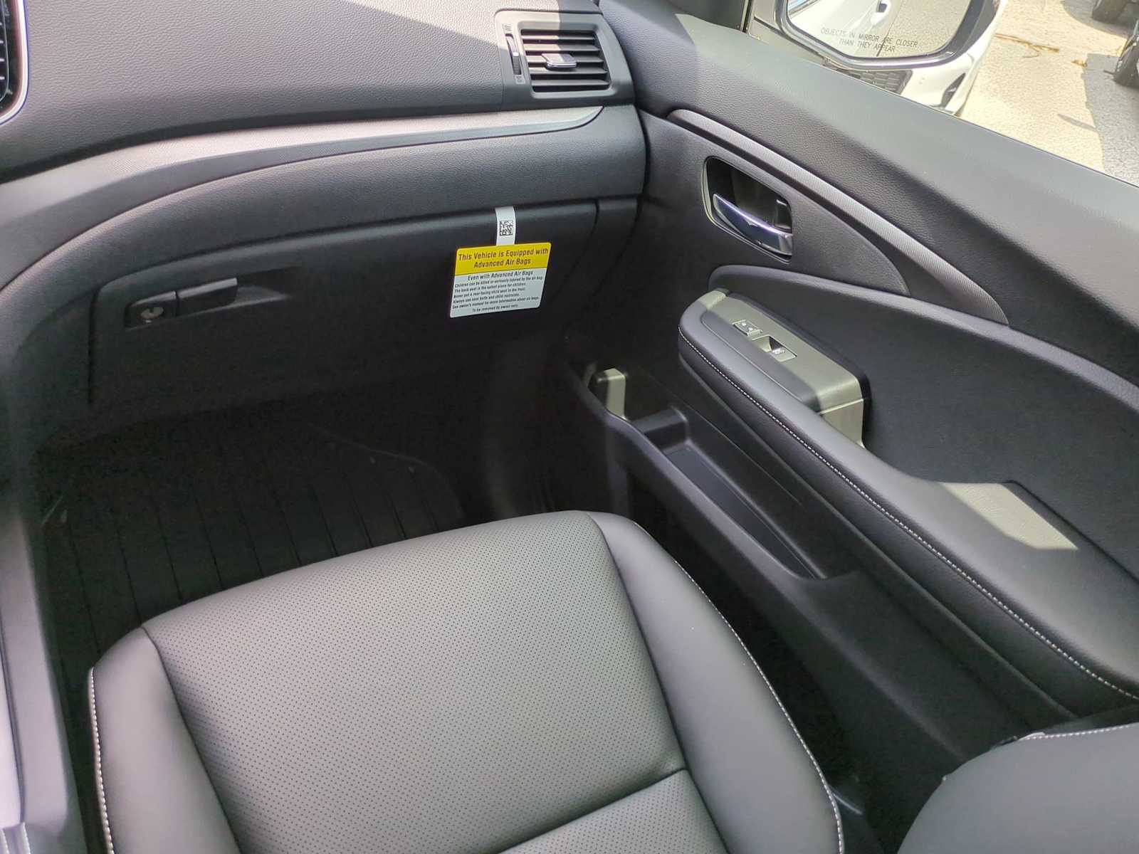 Vehicle image 12 of 27