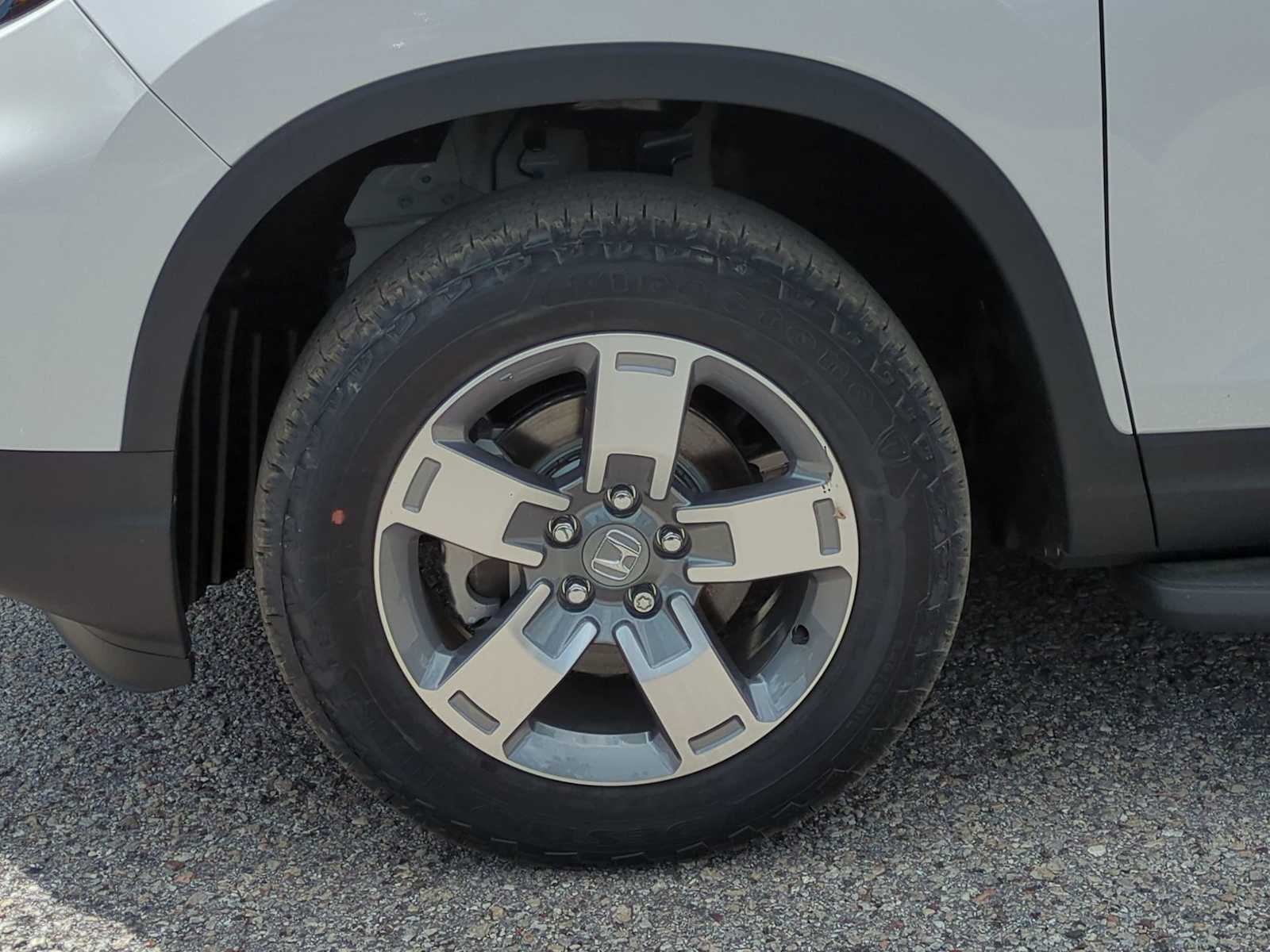 Vehicle image 8 of 27