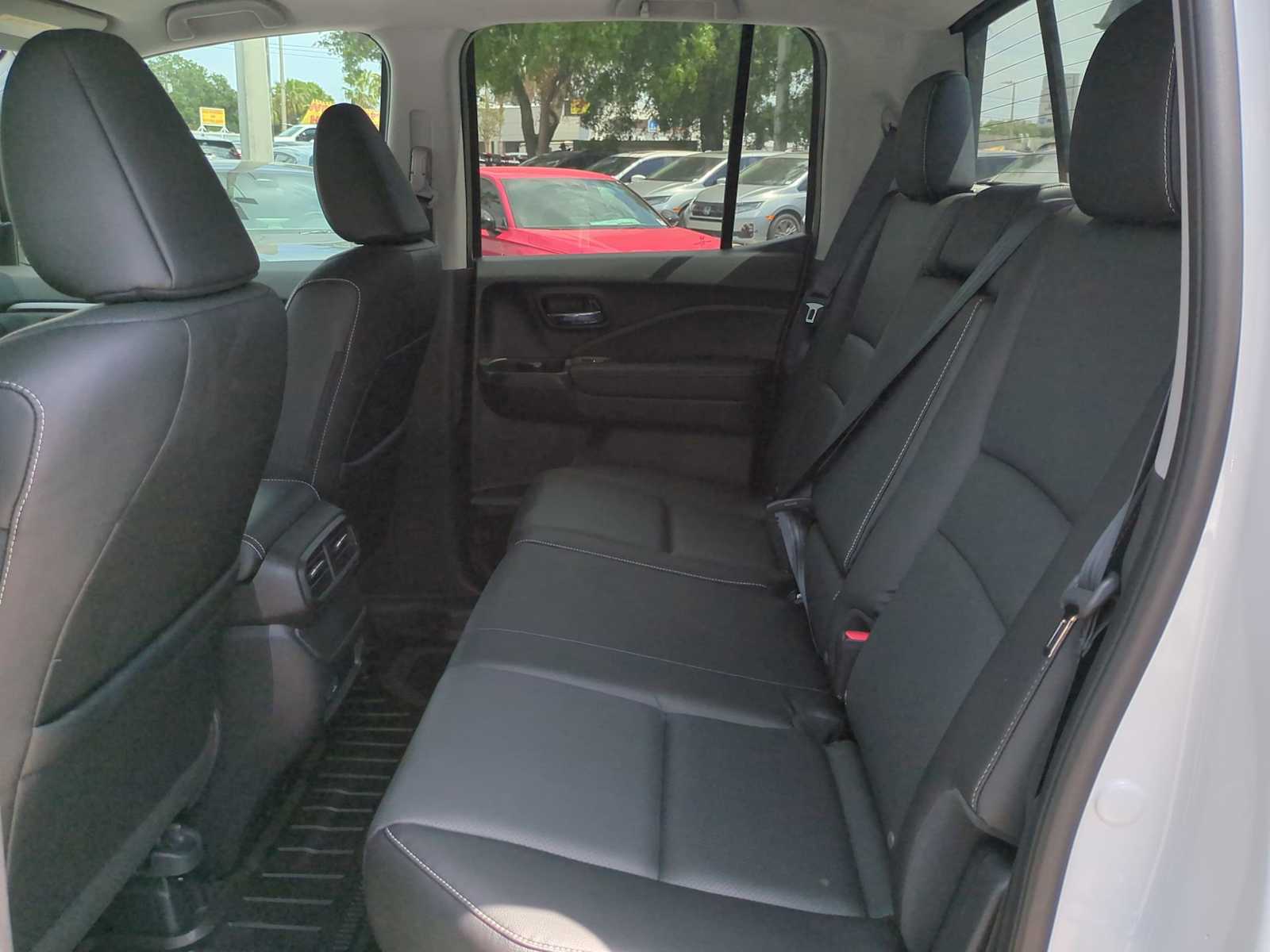 Vehicle image 11 of 27