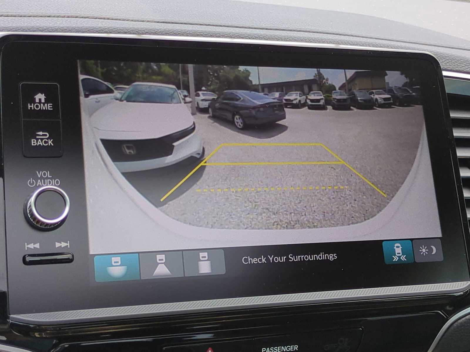 Vehicle image 16 of 27