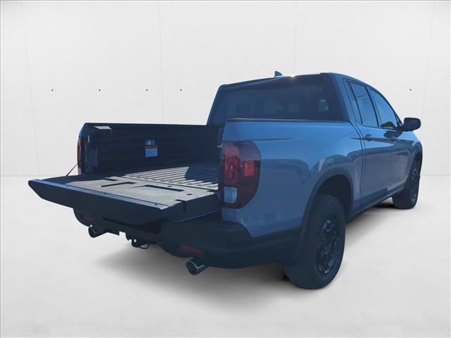 Vehicle image 4 of 18