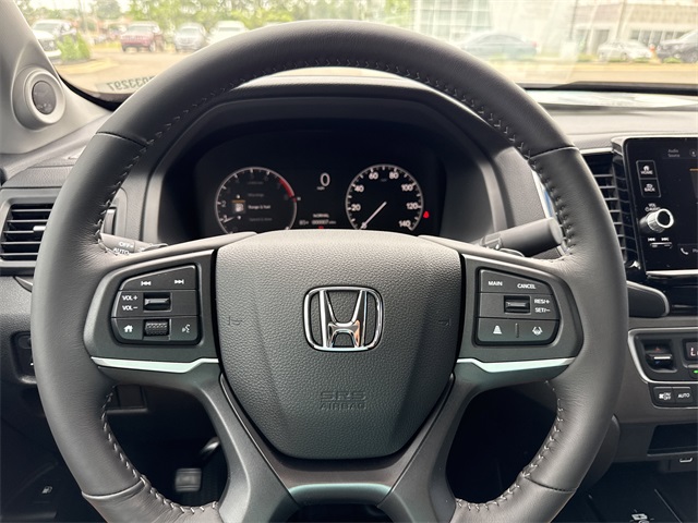 Vehicle image 9 of 12