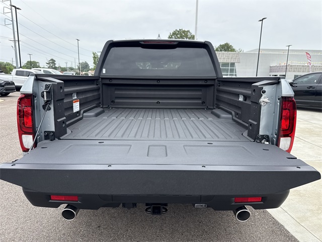 Vehicle image 4 of 12