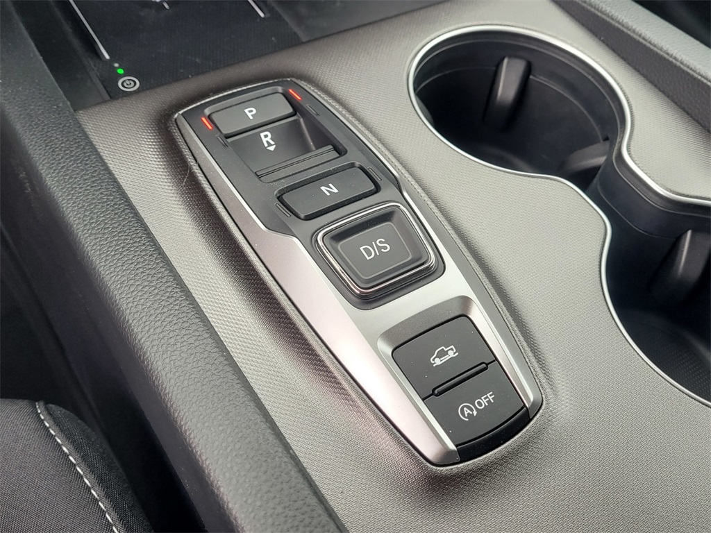 Vehicle image 14 of 15