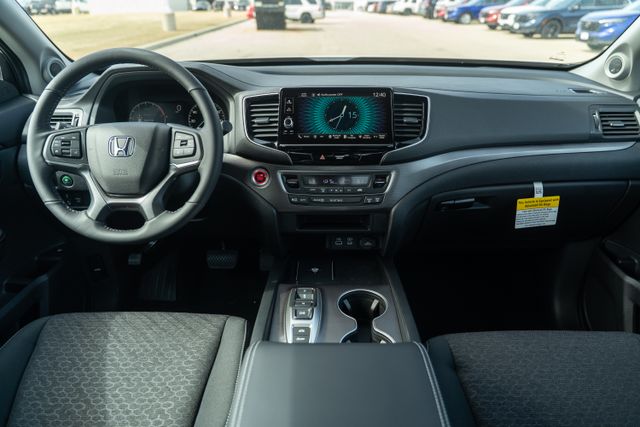 Vehicle image 14 of 40