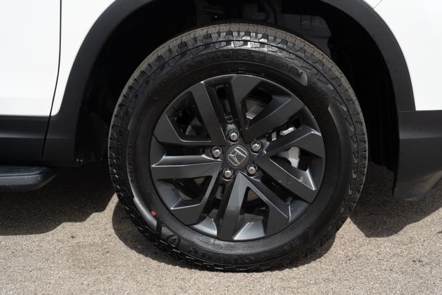 Vehicle image 9 of 40