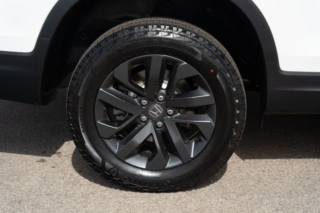 Vehicle image 10 of 40