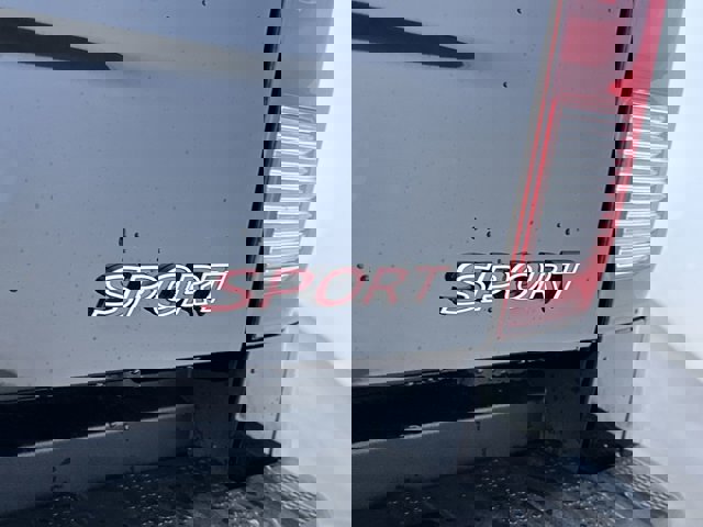 Vehicle image 21 of 28