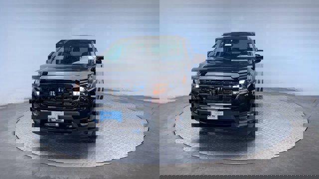 Vehicle image 3 of 28