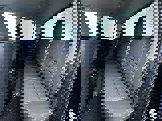 Vehicle image 20 of 28