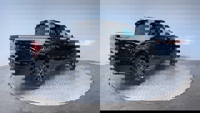 Vehicle image 8 of 28