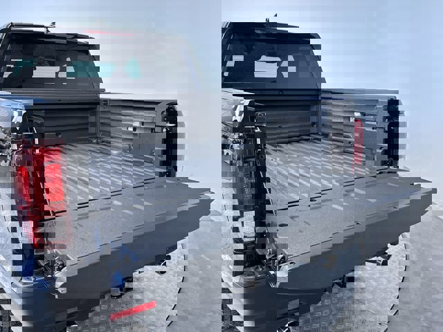 Vehicle image 24 of 28