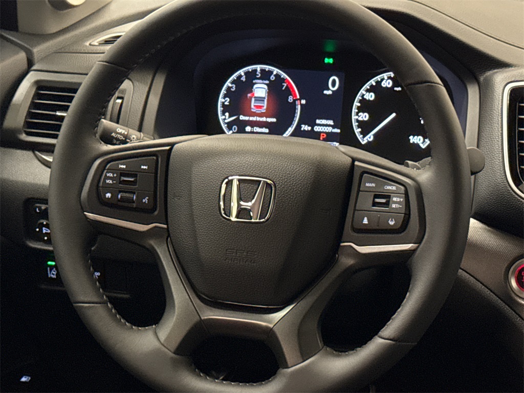 Vehicle image 11 of 23