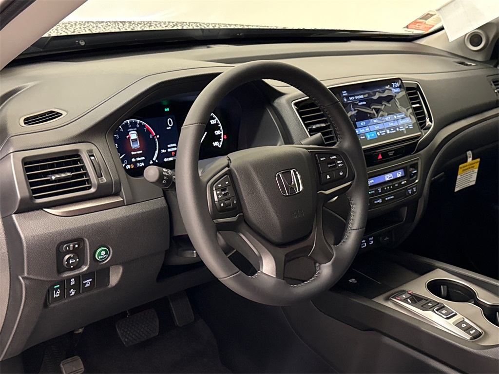 Vehicle image 8 of 23