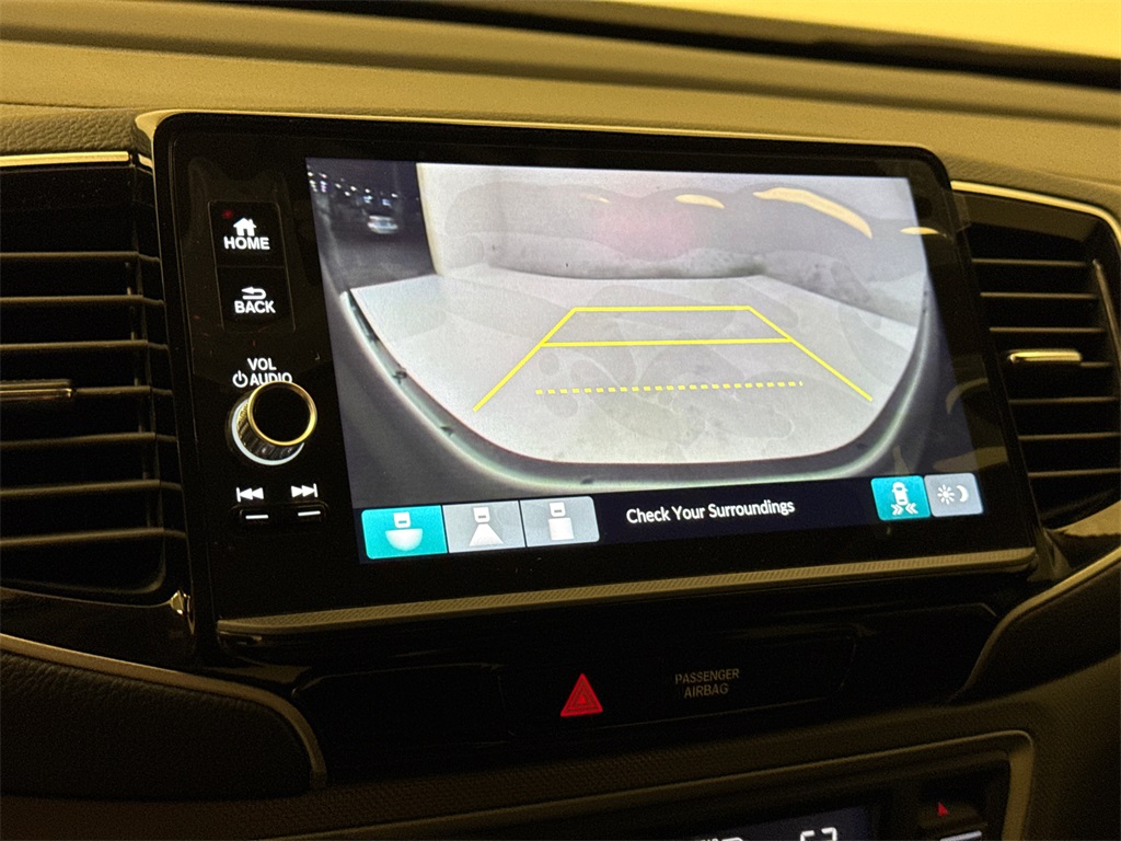 Vehicle image 14 of 23