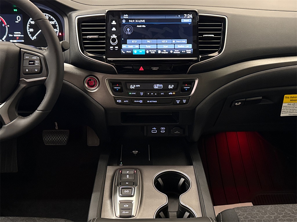 Vehicle image 20 of 23