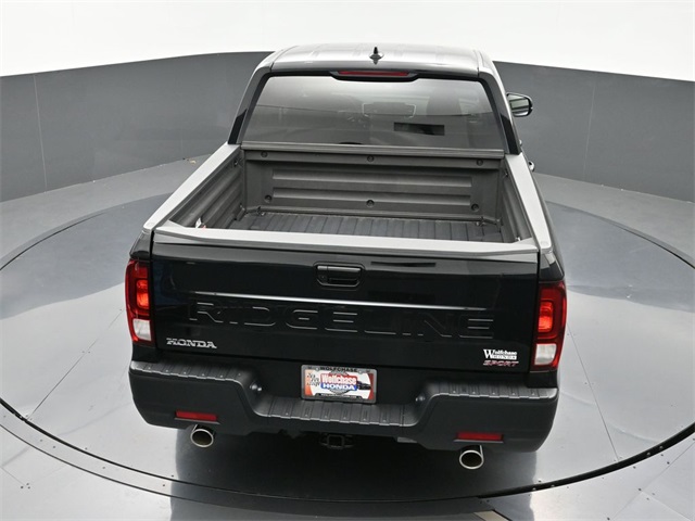 Vehicle image 19 of 35
