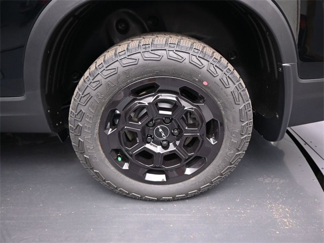 Vehicle image 32 of 35