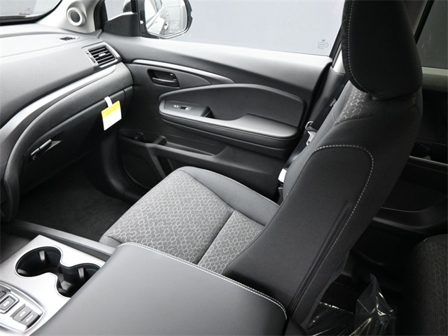 Vehicle image 27 of 35