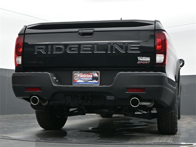 Vehicle image 19 of 34