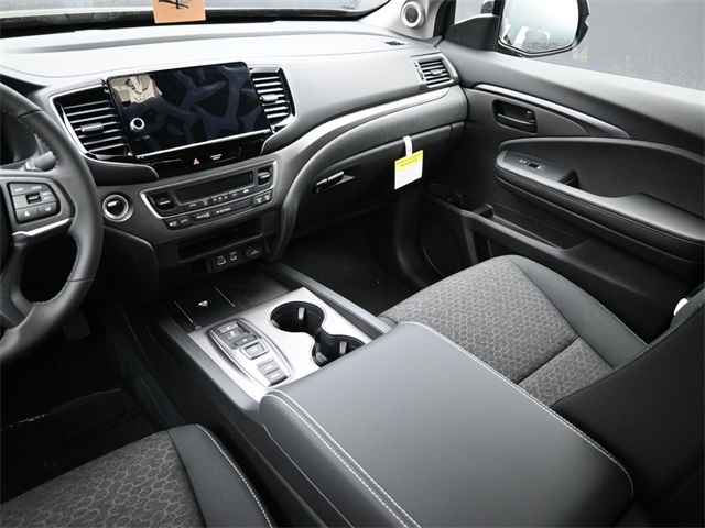 Vehicle image 26 of 34