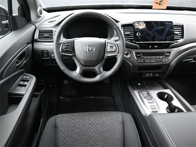 Vehicle image 25 of 34