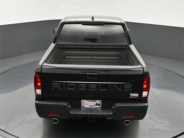 Vehicle image 18 of 34