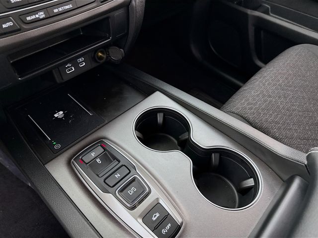 Vehicle image 17 of 36