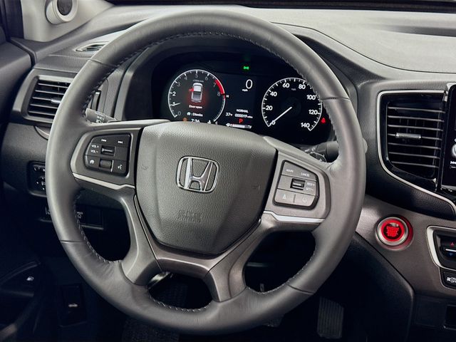 Vehicle image 13 of 36