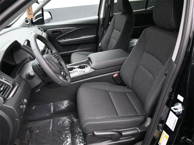 Vehicle image 33 of 34