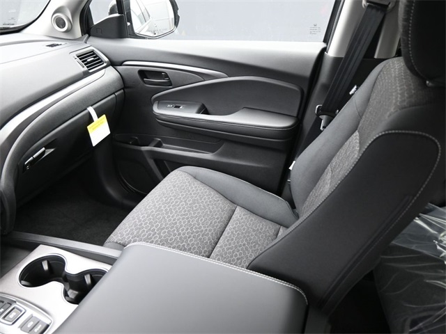 Vehicle image 26 of 34