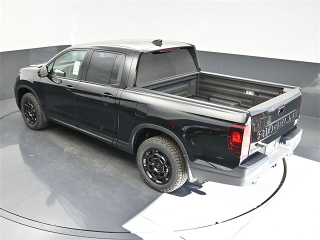 Vehicle image 21 of 34