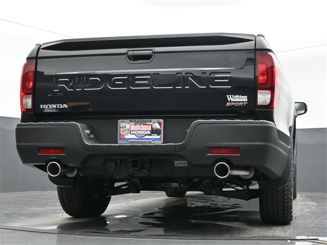 Vehicle image 17 of 34