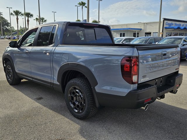 Vehicle image 10 of 39
