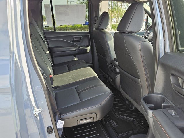 Vehicle image 21 of 39