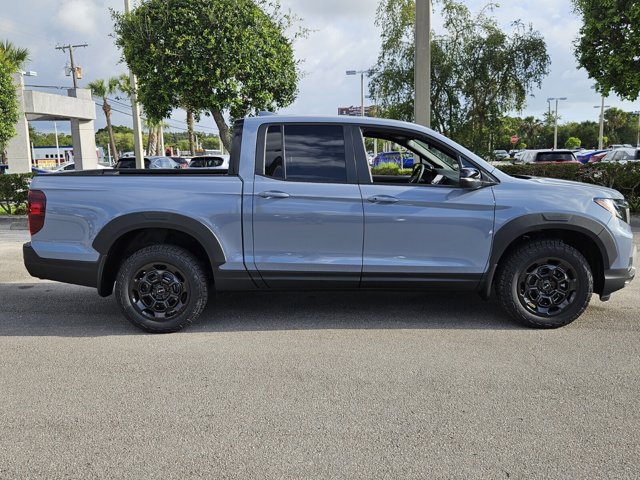 Vehicle image 4 of 39