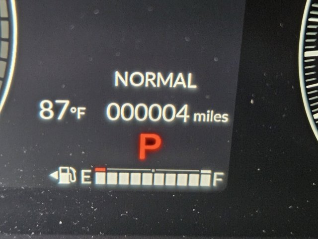 Vehicle image 33 of 39