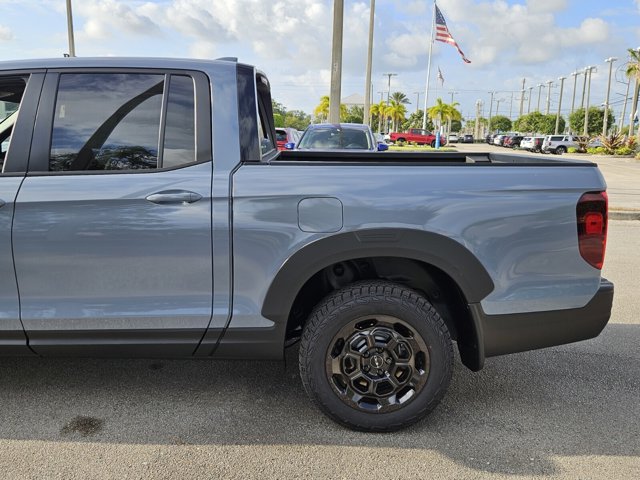 Vehicle image 8 of 39
