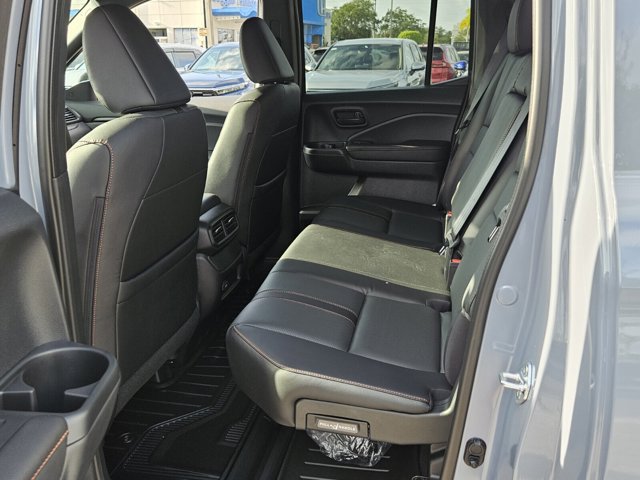 Vehicle image 14 of 39