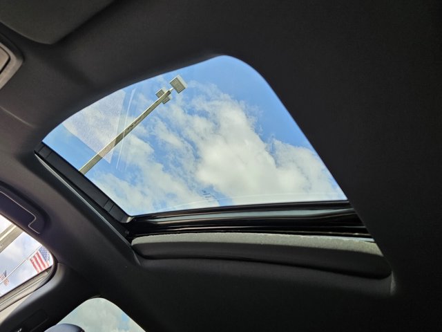 Vehicle image 29 of 39