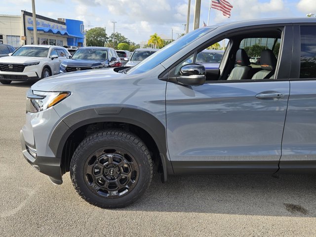 Vehicle image 11 of 39